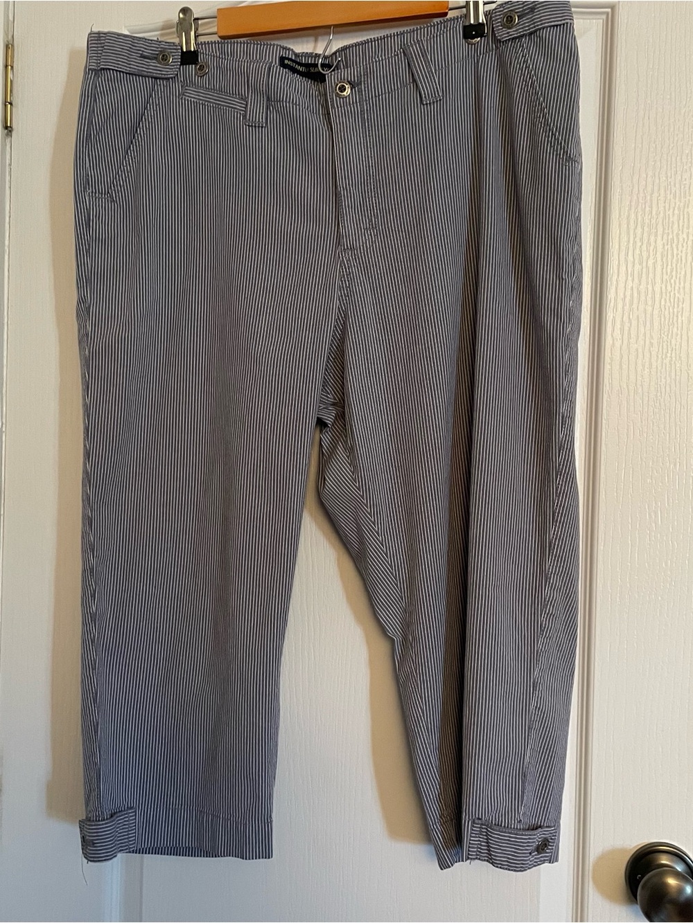 Riders by Lee Women's Navy and White Pinstripe Capris